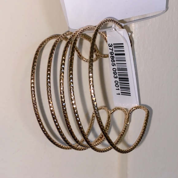 ⚜️Le Chateau - Gold Bracelet NWT - Picture 3 of 5